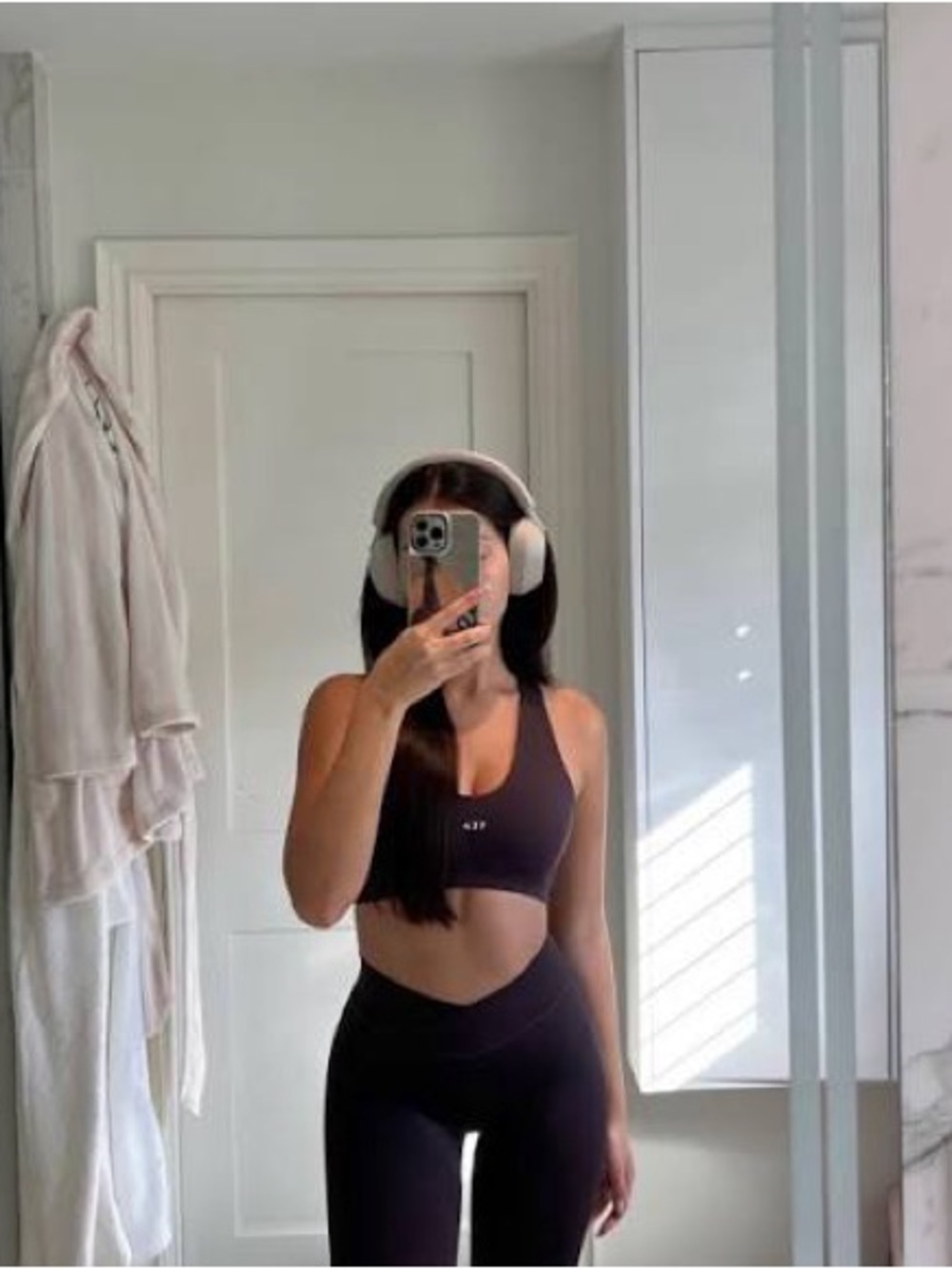 437 V Legging & Curve Bra in Espresso